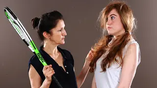 Troia bollente deve obbedire alla sua prof lesbo di tennis
