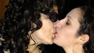Troia giovane vuole lesbica matura lingua cazzo