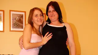 Troie vecchie e giovane lesbicone leccano ogni buco - categoria Lesbica